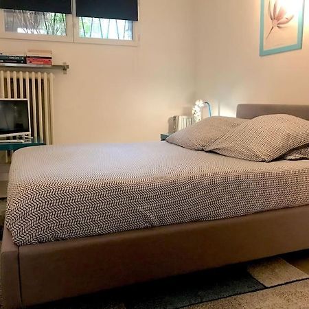 Appartement Cosy, Independant Avec Jardin Meudon Kültér fotó